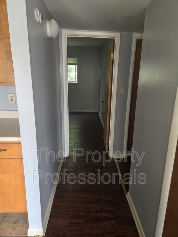501 Vanderbilt St #C - Photo 4 of 8
