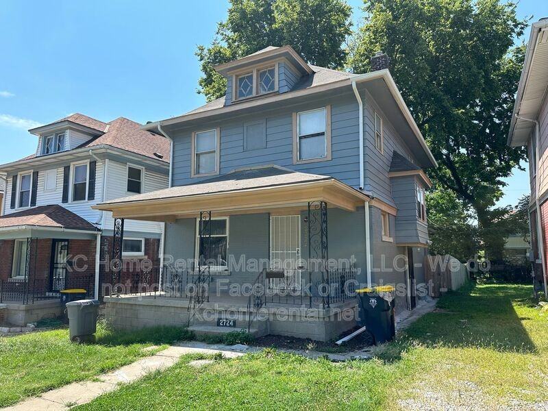 2724 Brooklyn Ave - Photo 2 of 47