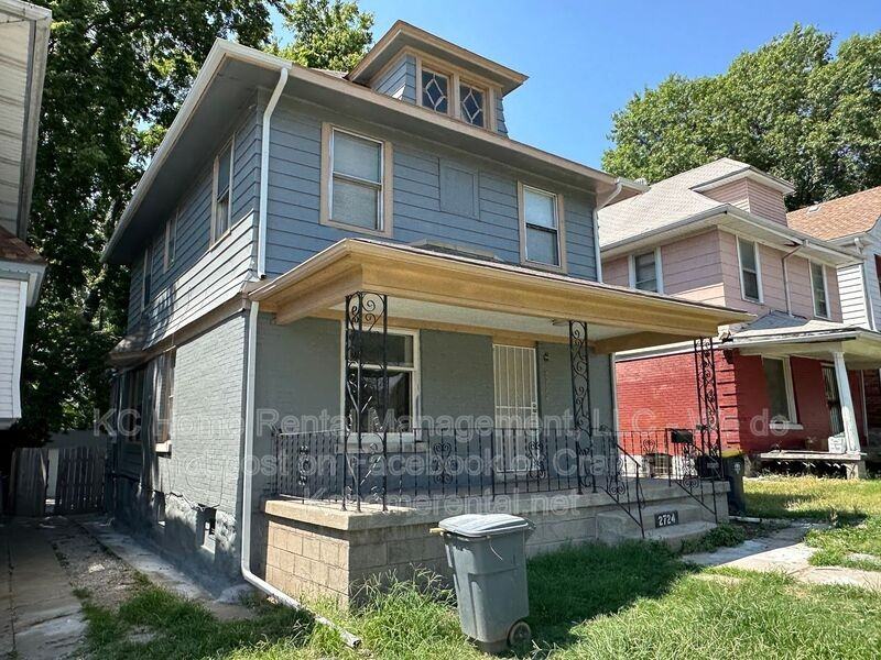 2724 Brooklyn Ave - Photo 3 of 47