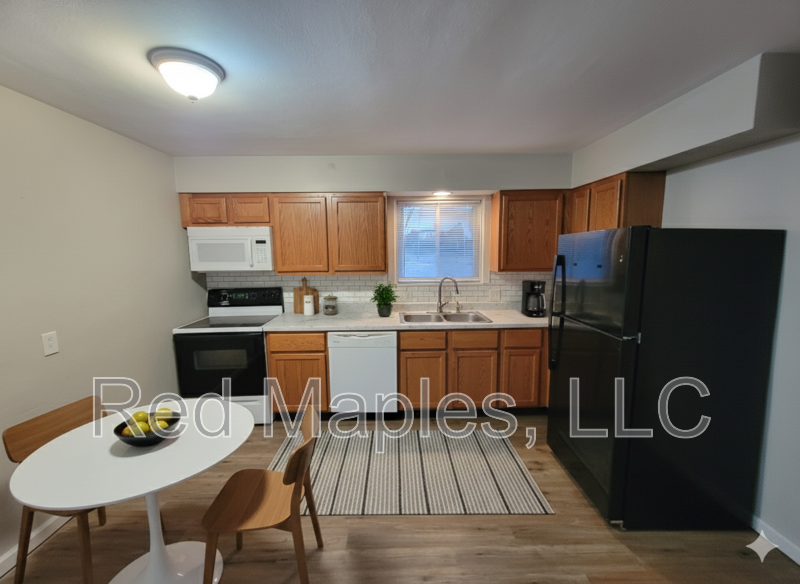 3B Fairview Dr #B - Photo 3 of 9
