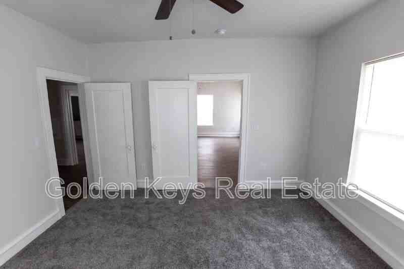 1525 Proctor Ave - Photo 4 of 15