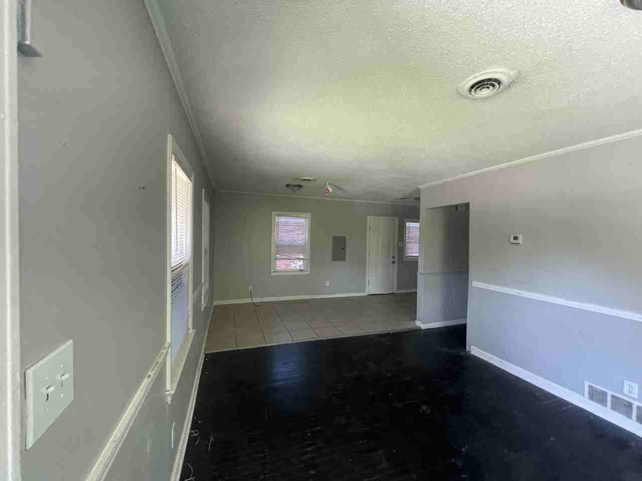 2736 Enterprise Ave - Photo 2 of 5