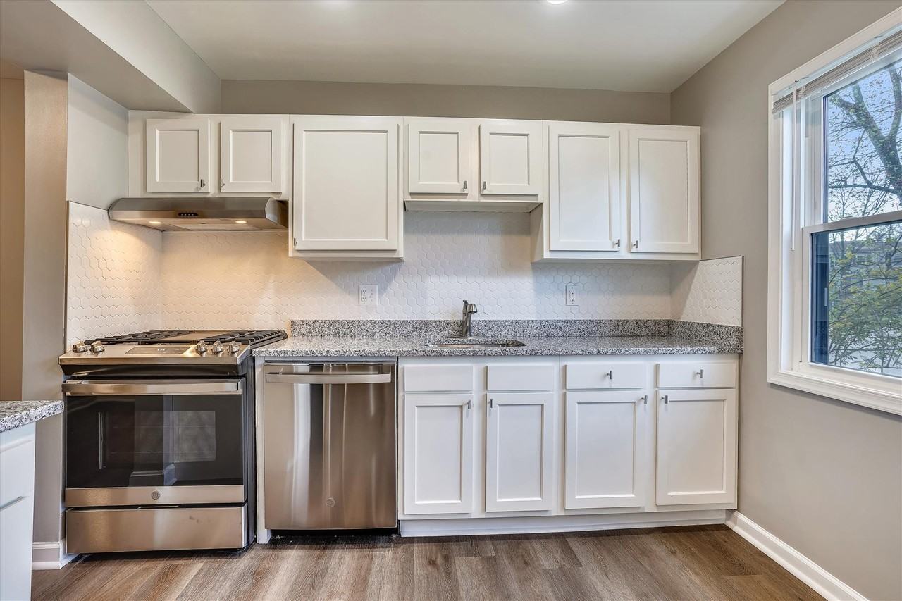 9202 Sprucewood Rd - Photo 7 of 22