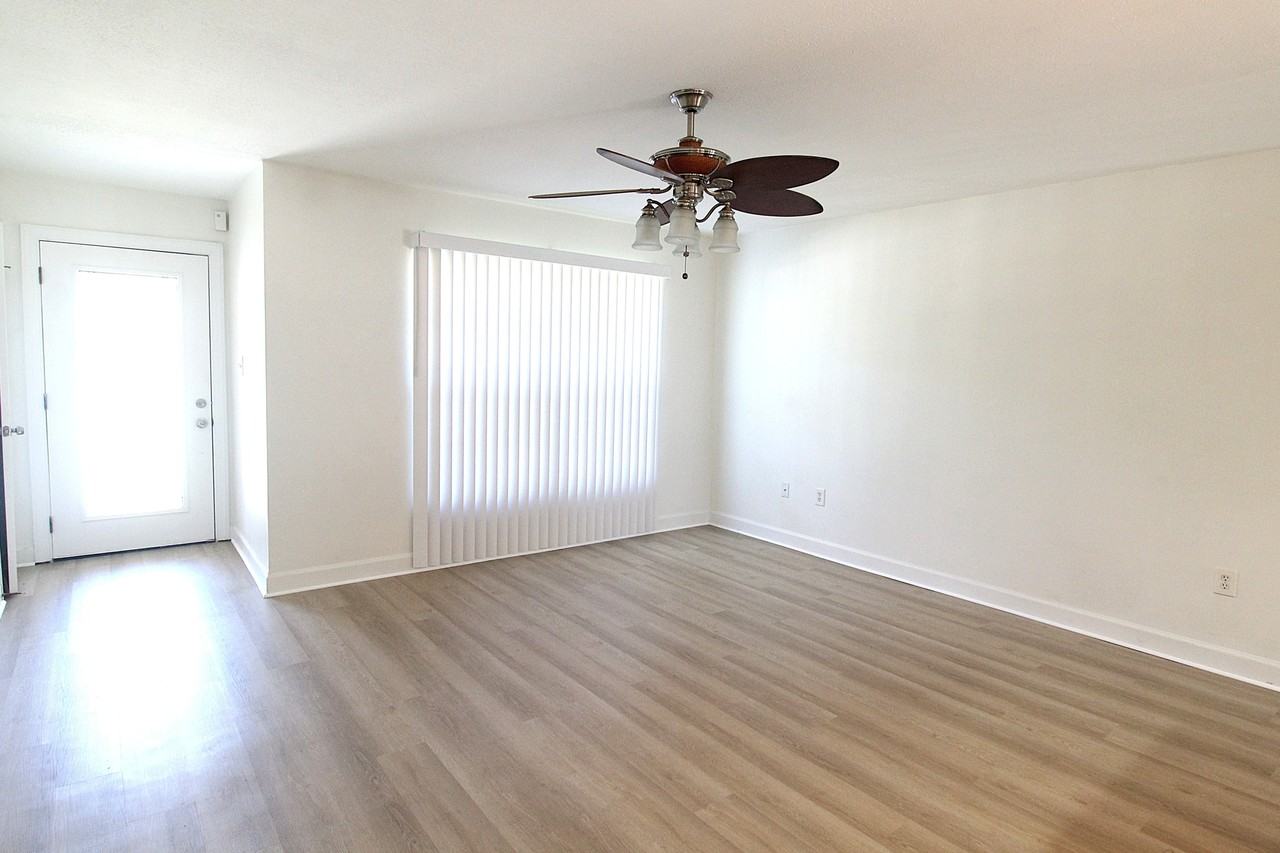 3220 Elmer St - Photo 3 of 21