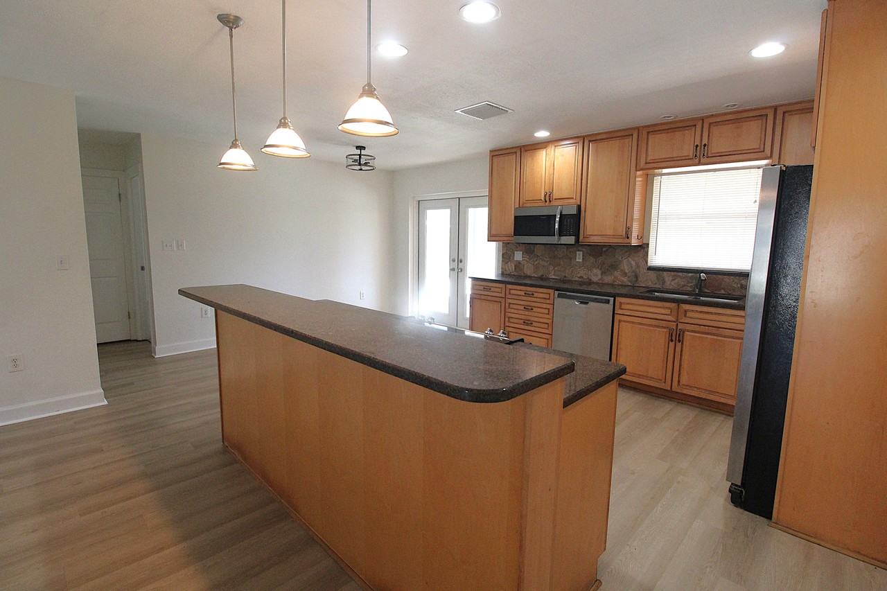 3220 Elmer St - Photo 5 of 21
