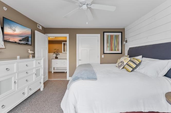 3860 Amberly Dr - Photo 2 of 10