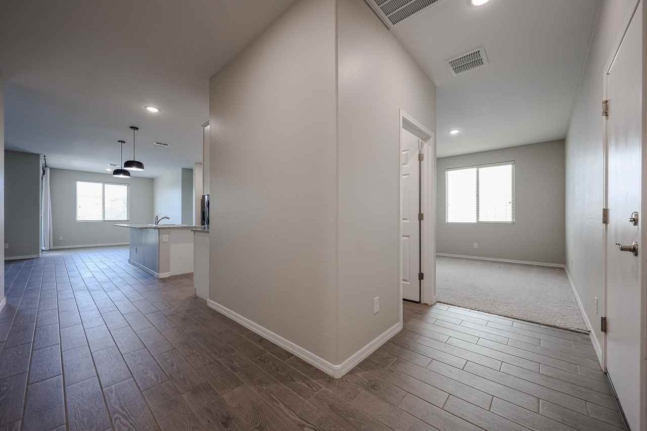 5612 W Lodge Dr - Photo 4 of 41
