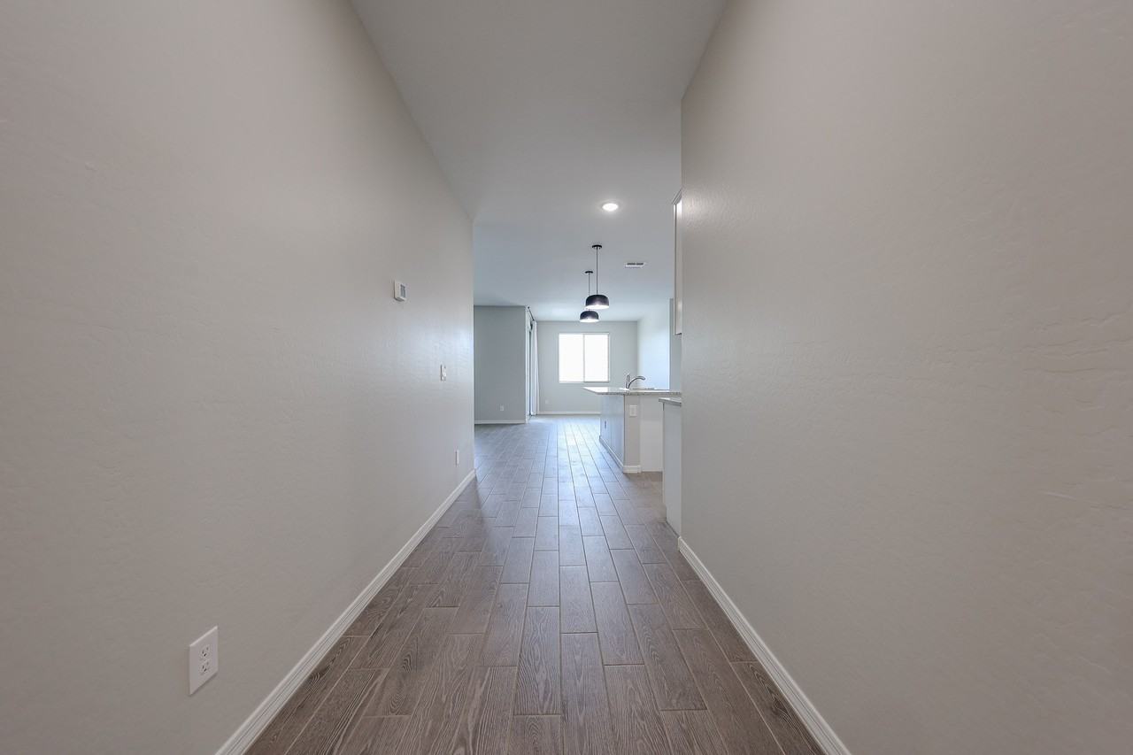 5612 W Lodge Dr - Photo 5 of 41