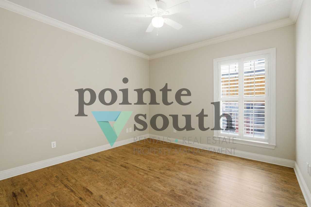 724 Harbor Blvd #101 - Photo 6 of 29