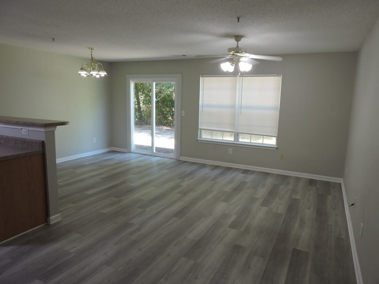 143 Swaying Pine Ct - Photo 2 of 18