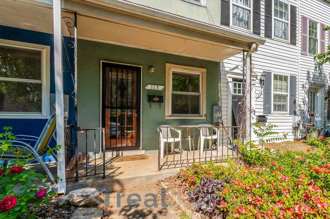 115 16th St Se - Photo 2 of 13