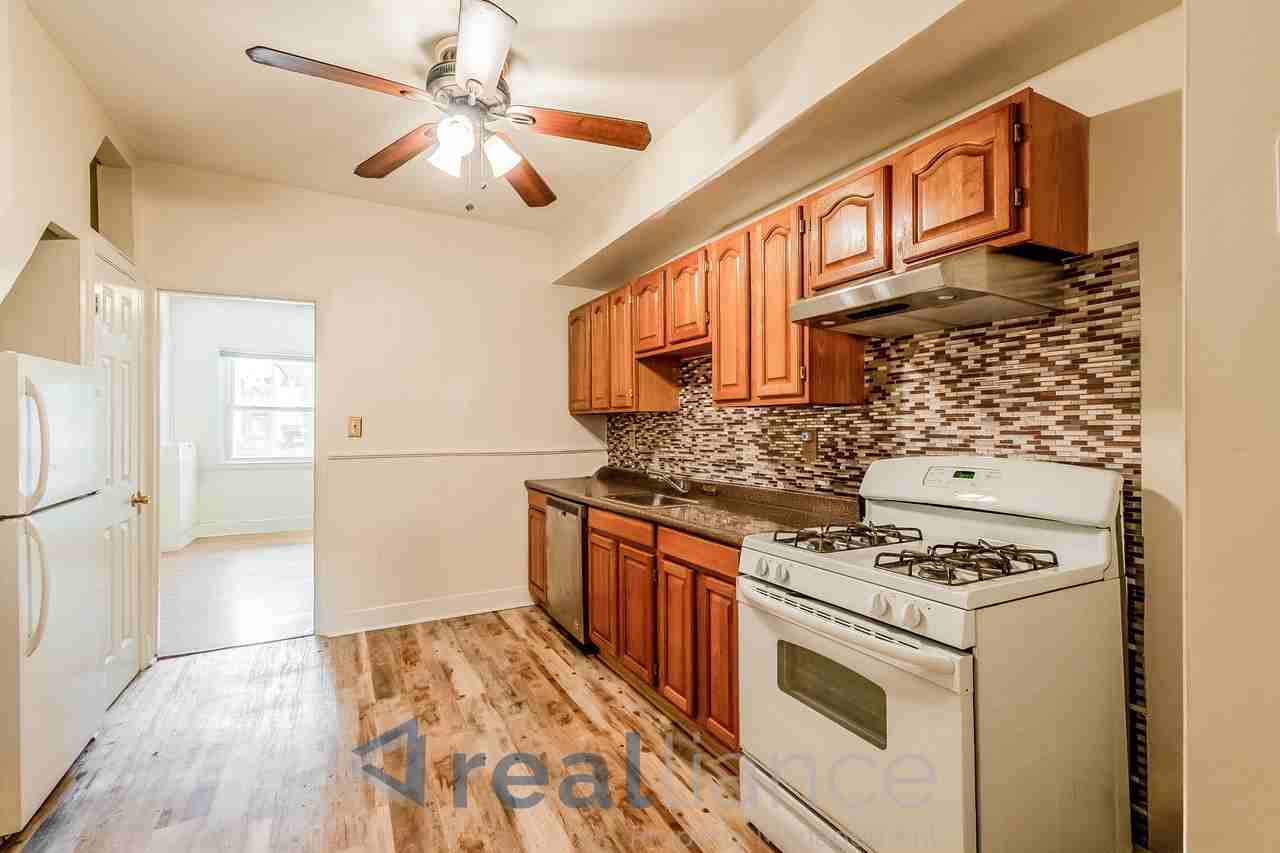 115 16th St Se - Photo 5 of 13