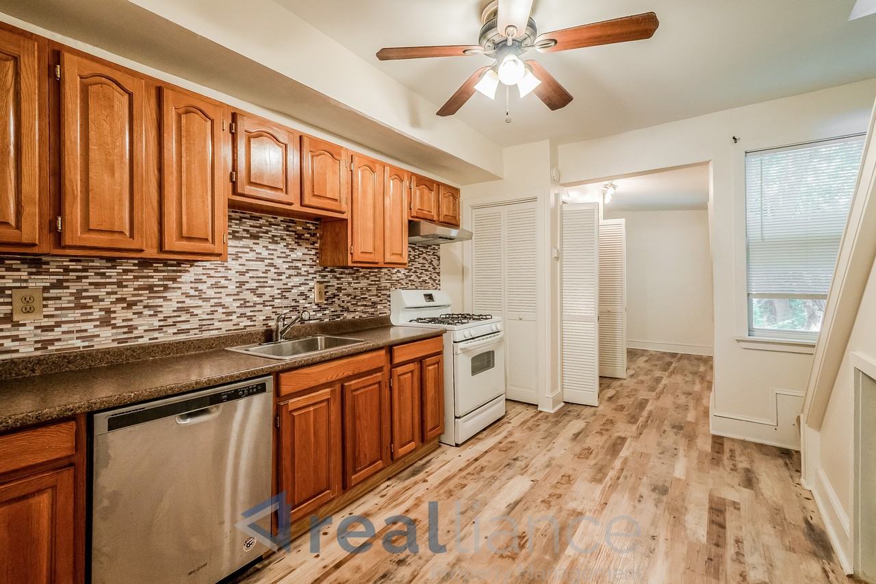 115 16th St Se - Photo 6 of 13