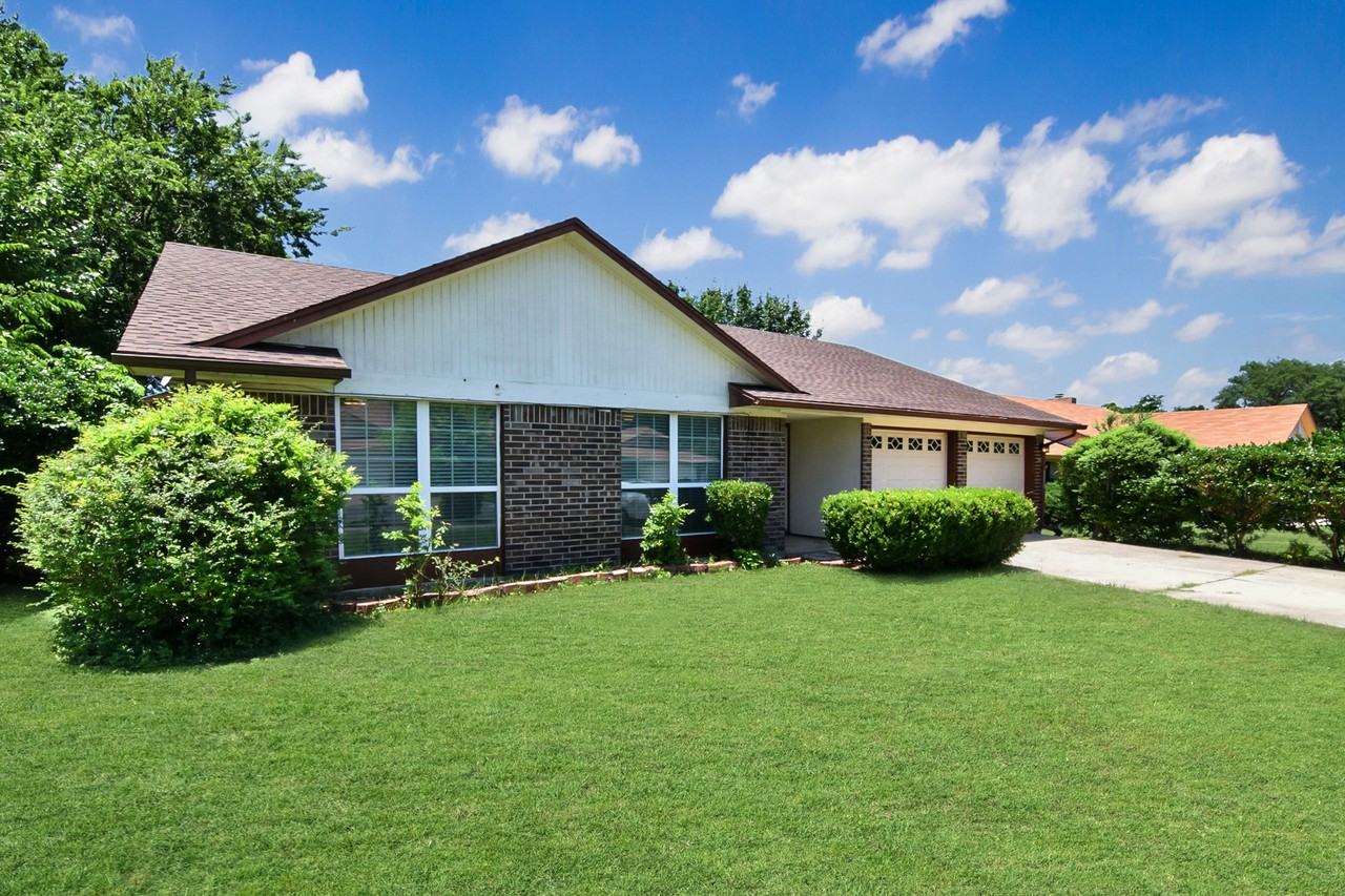 3105 Tallwood Dr - Photo 2 of 16