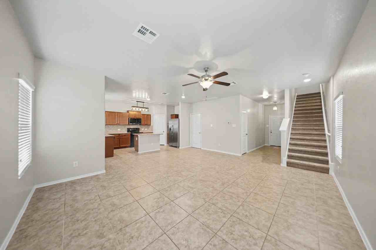 1100 Jackson Ln - Photo 6 of 23