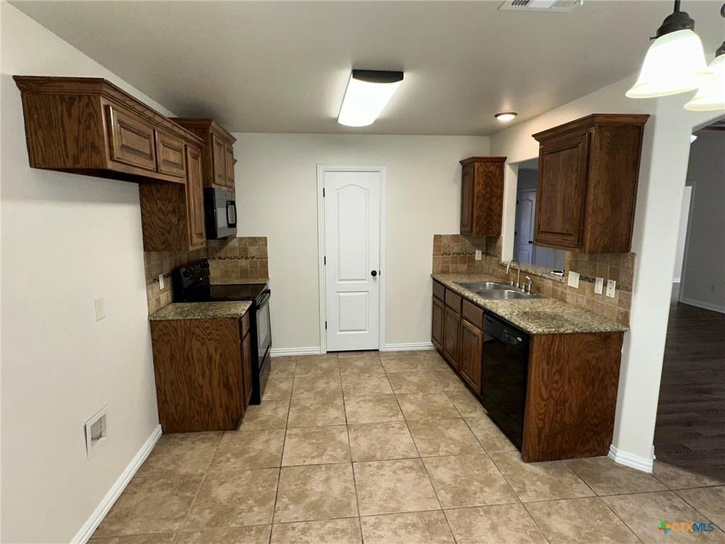 4612 Canyon Ridge Dr - Photo 2 of 18