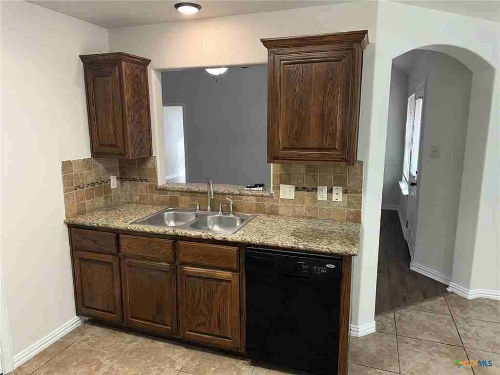4612 Canyon Ridge Dr - Photo 4 of 18