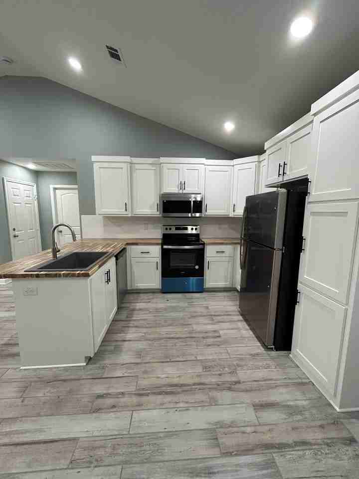 65 Birchwood Dr - Photo 3 of 9