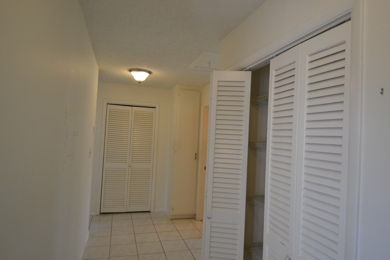 329 Moorings Cove Dr - Photo 4 of 50
