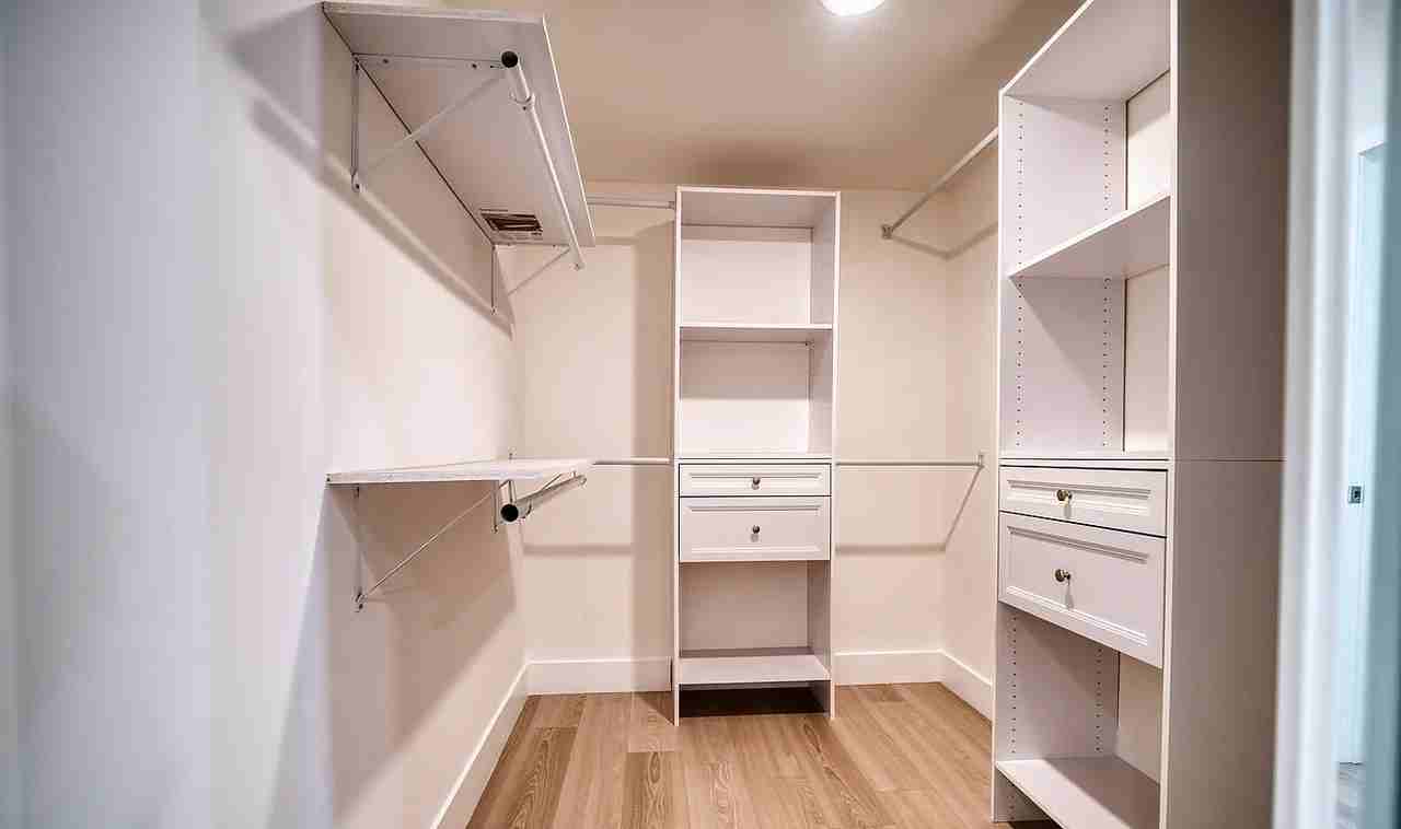 4259 Fulton Ave - Photo 3 of 6
