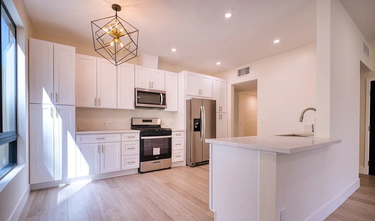 4259 Fulton Ave - Photo 4 of 6