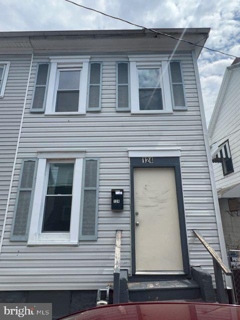 124 Ray St - Photo 2 of 12