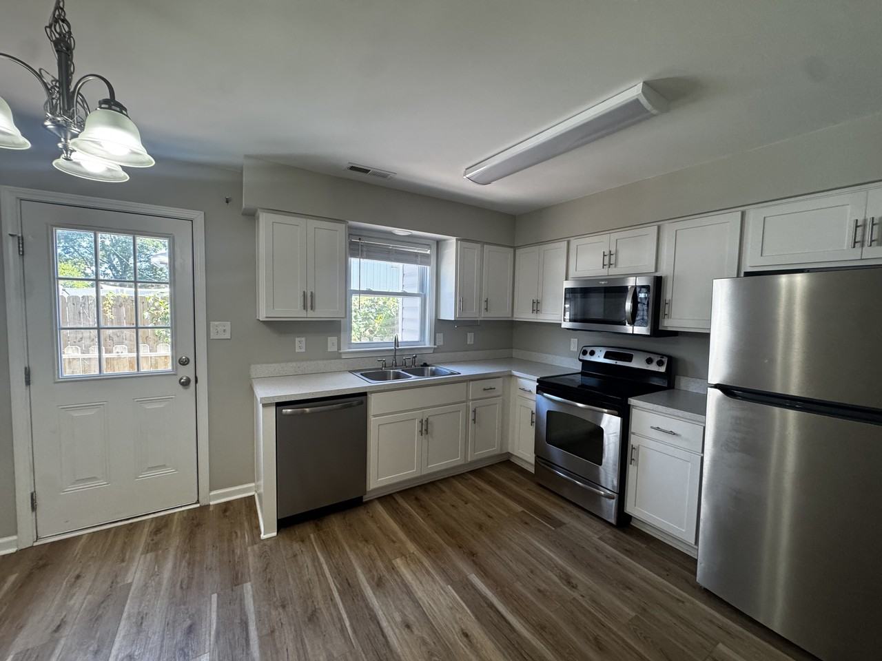 6700 Jefferson Pl #B - Photo 7 of 22