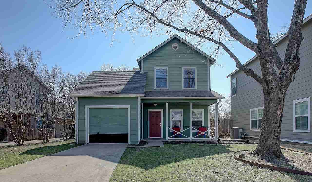 1102 E 3rd St - Photo 2 of 43