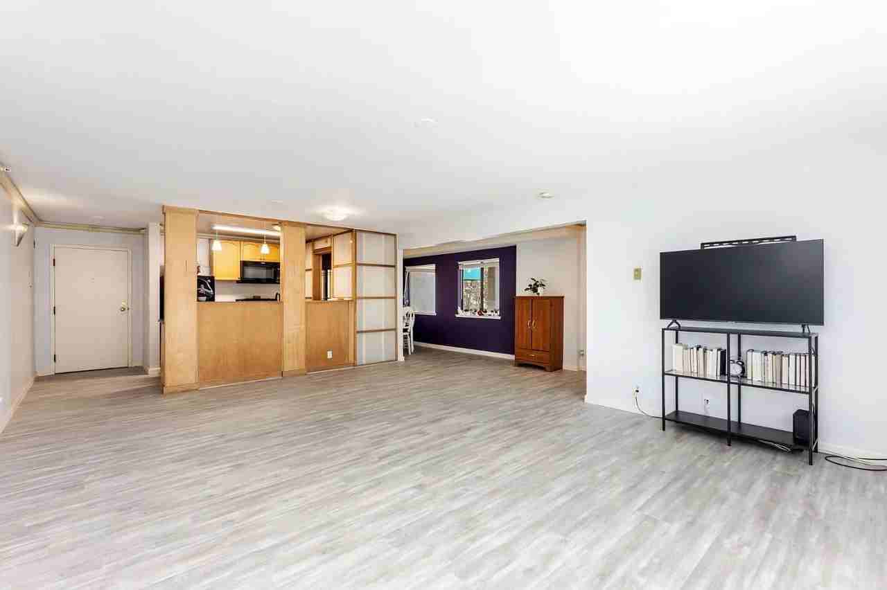 320 Peninsula Ave #120 - Photo 4 of 13