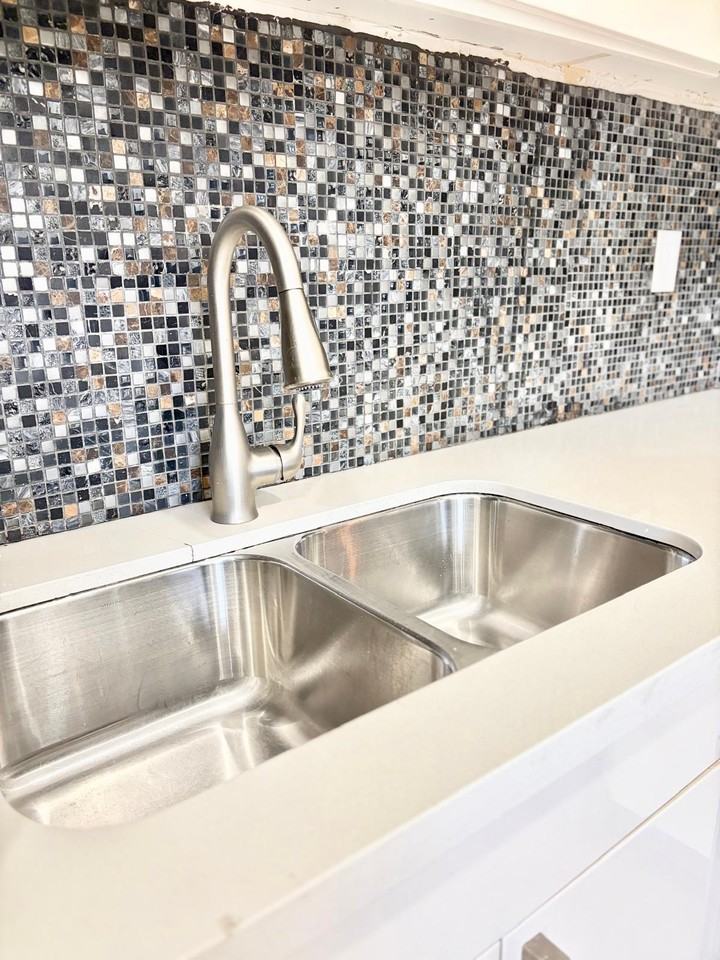 275 Lauder Avenue #2 - Photo 3 of 13