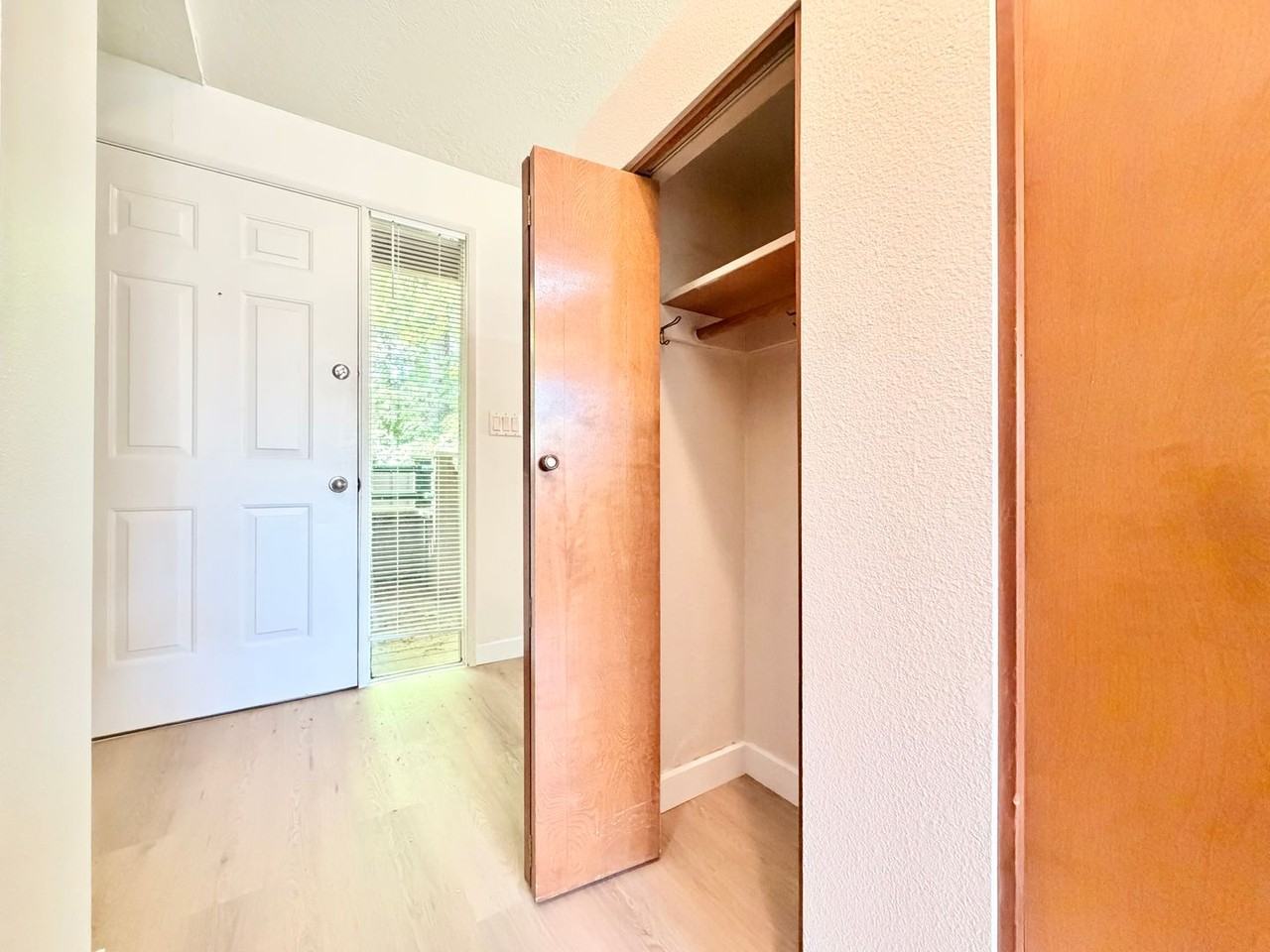 7060 Montauk Cir - Photo 5 of 24