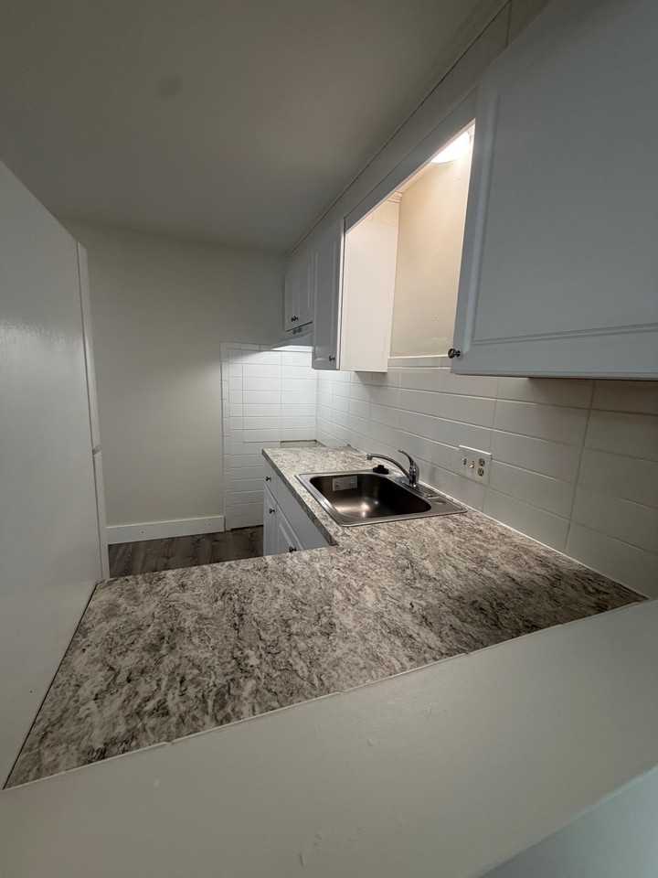 Gardner St #1-9 - Photo 3 of 9