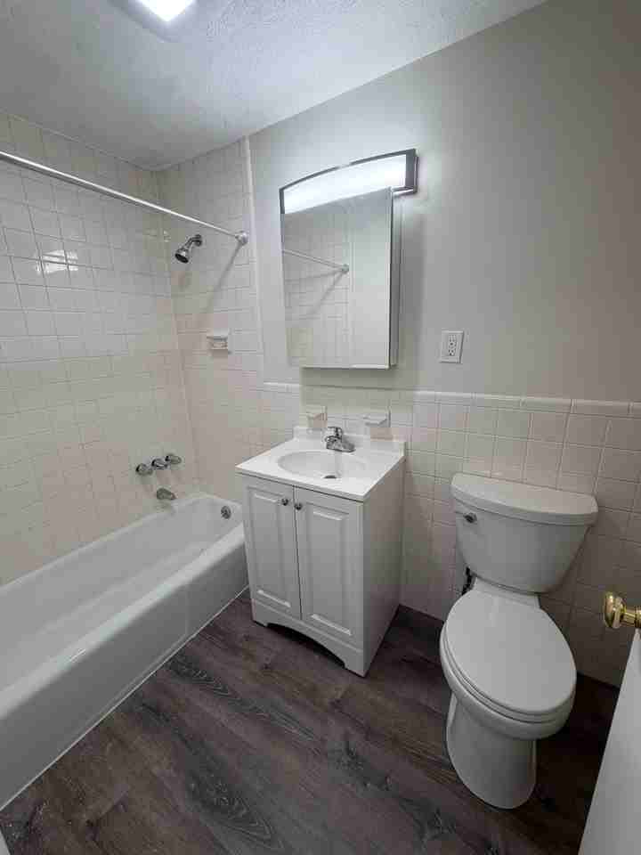 Gardner St #1-9 - Photo 6 of 9