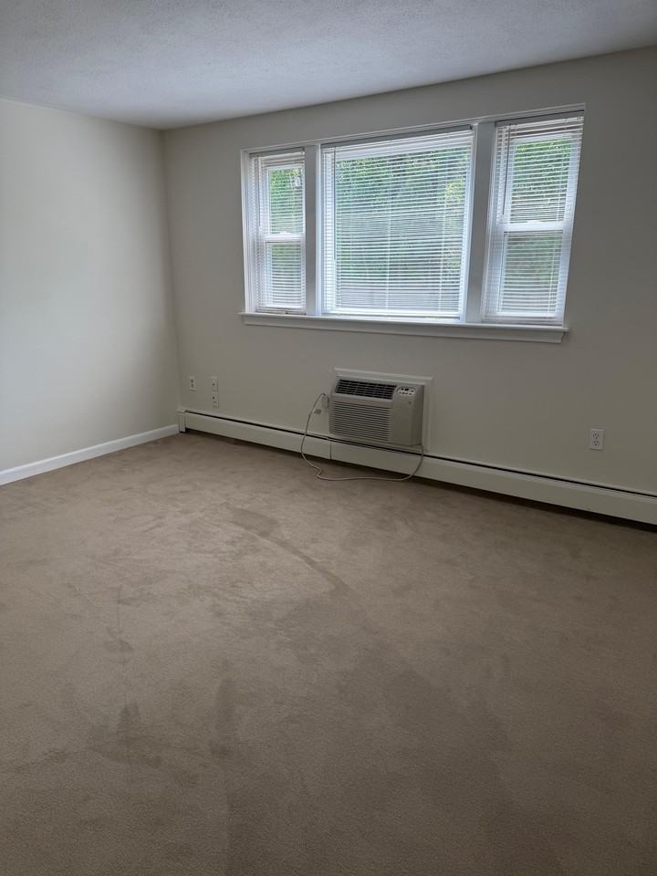 Gardner St #1-9 - Photo 7 of 9