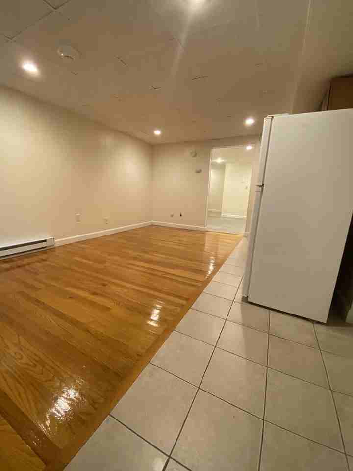 506 Beacon St #B - Photo 4 of 10