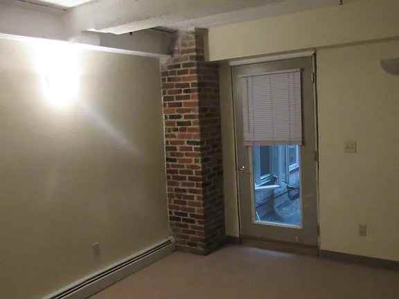 448 Hanover St #102 - Photo 4 of 17