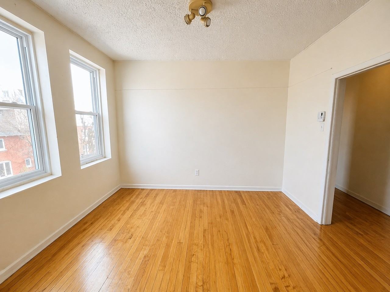 5852 Rue Sherbrooke Ouest #4 - Photo 7 of 8