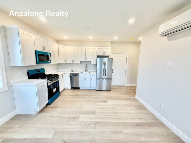 220 Winthrop St #302 - Photo 3 of 10