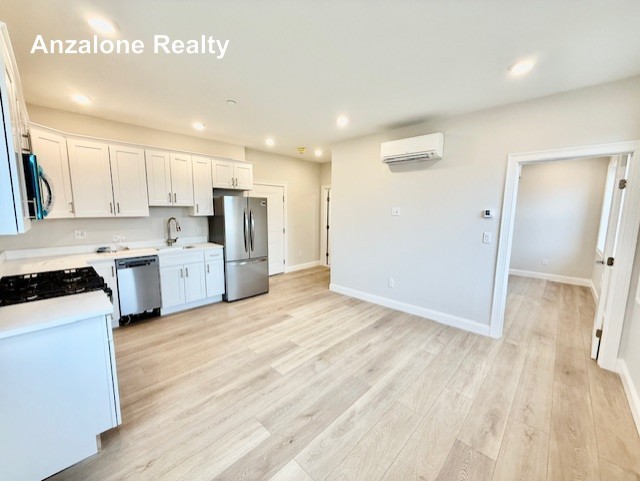 220 Winthrop St #302 - Photo 4 of 10