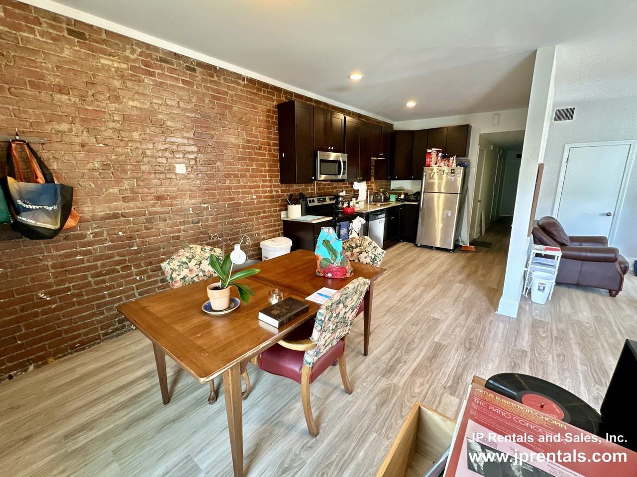 18 Hyde Park Ave #6 - Photo 2 of 11