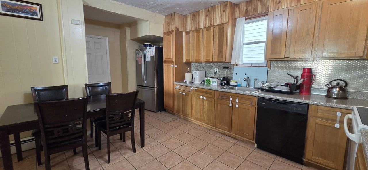 82 Garfield Ave #1 - Photo 2 of 19