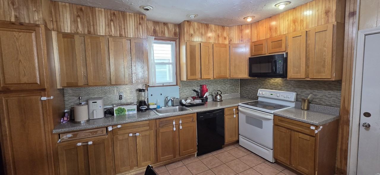 82 Garfield Ave #1 - Photo 3 of 19