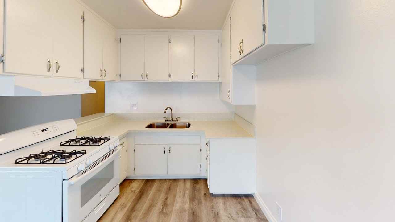 17808, 17818, 17828 Saticoy St. - Photo 4 of 4