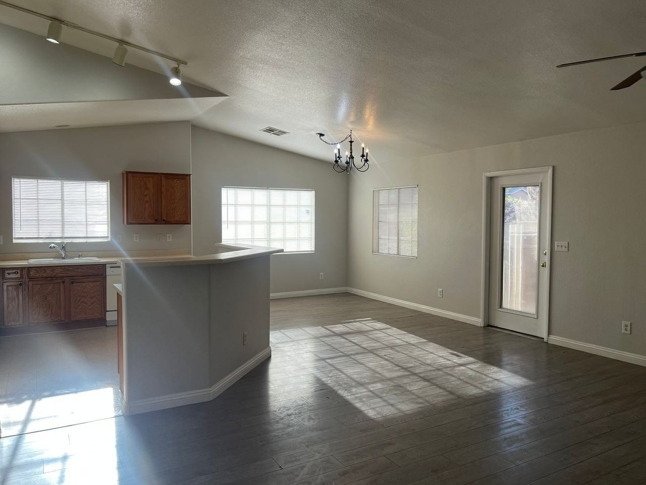 2708 Ganzo St - Photo 4 of 36
