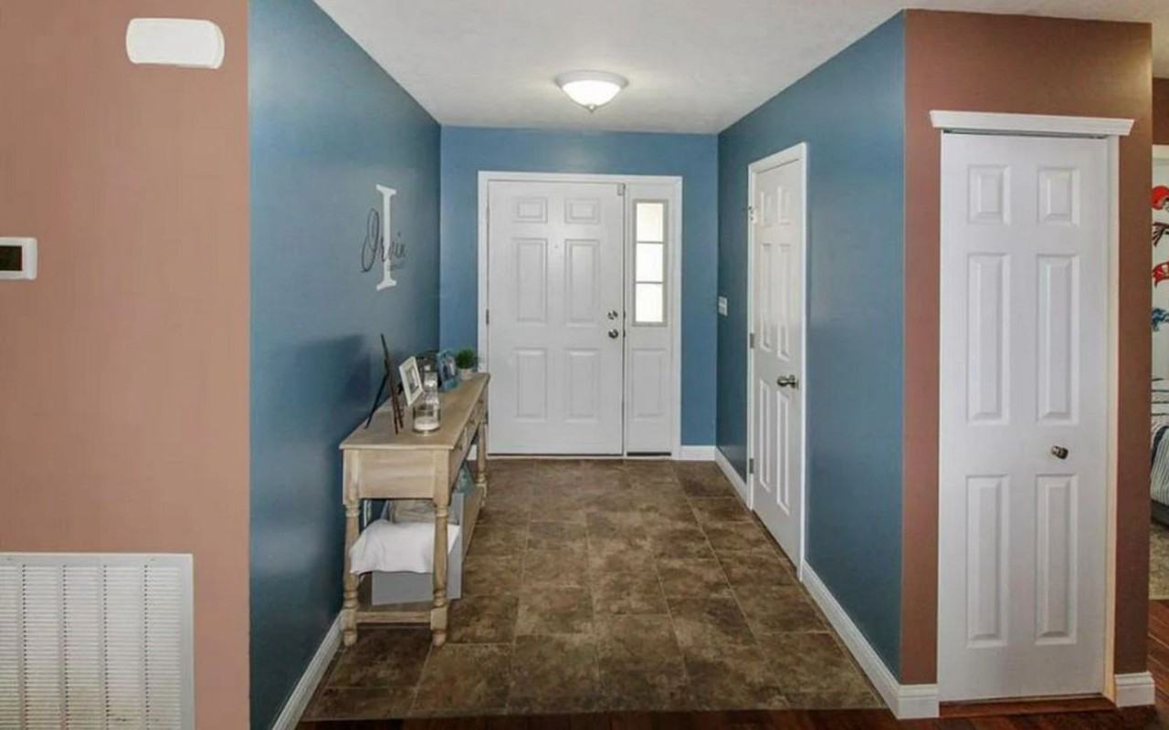 3082 Chivalry Dr - Photo 4 of 15