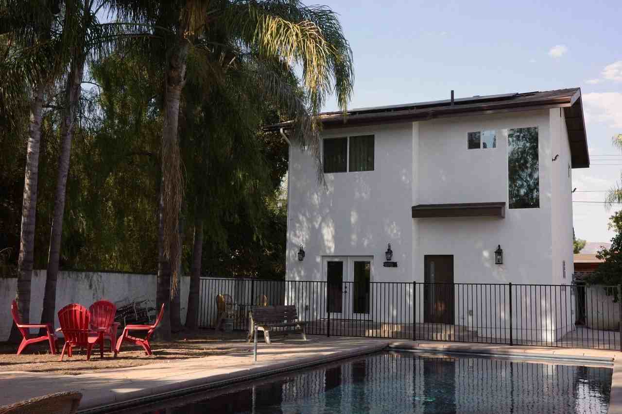 10916 Arleta Ave - Photo 3 of 23