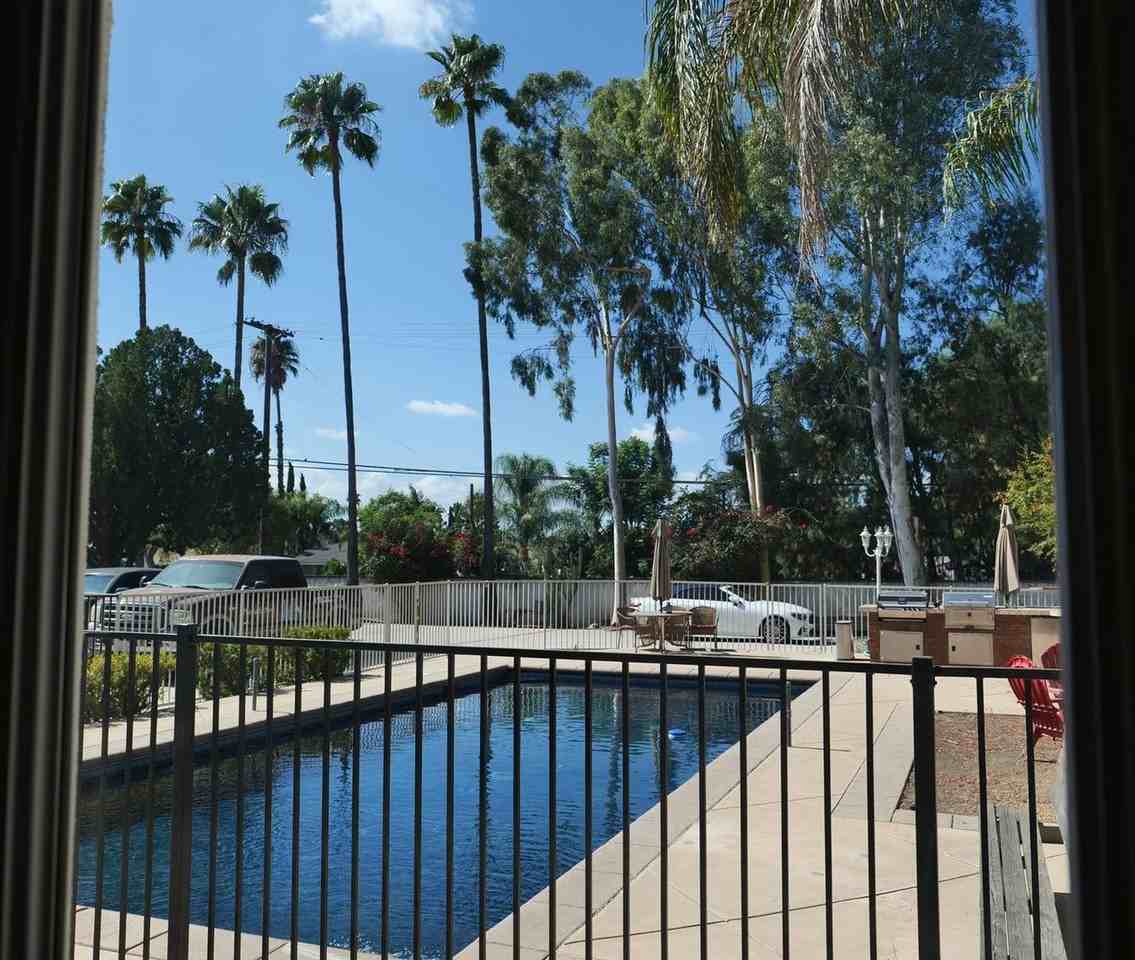 10916 Arleta Ave - Photo 4 of 23