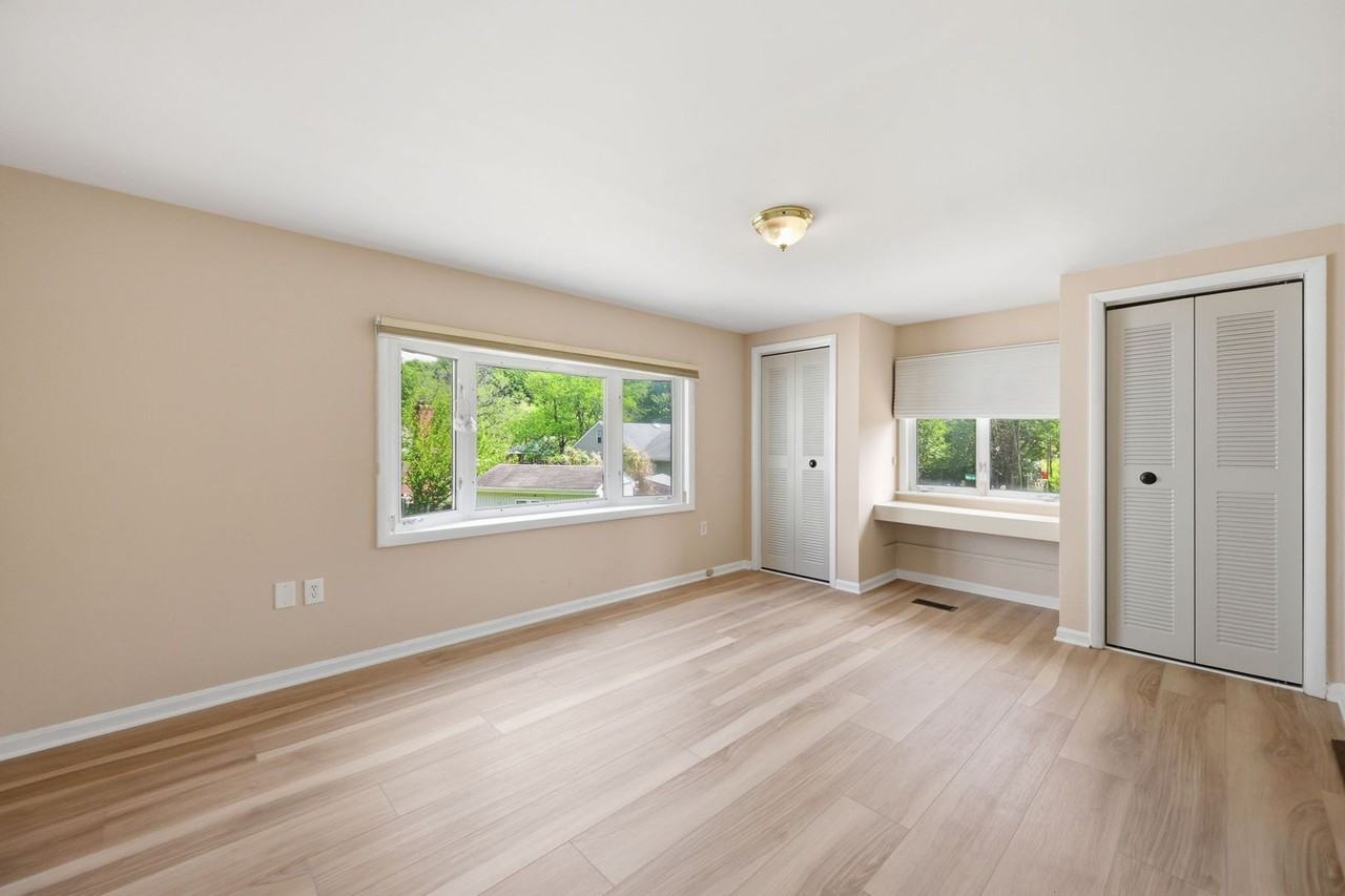 512 Dennis Ave - Photo 5 of 21