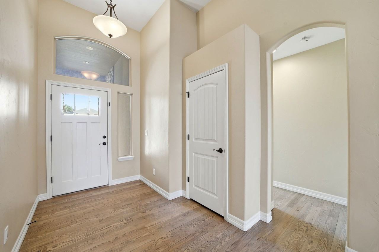 13802 Windrush Dr - Photo 4 of 45