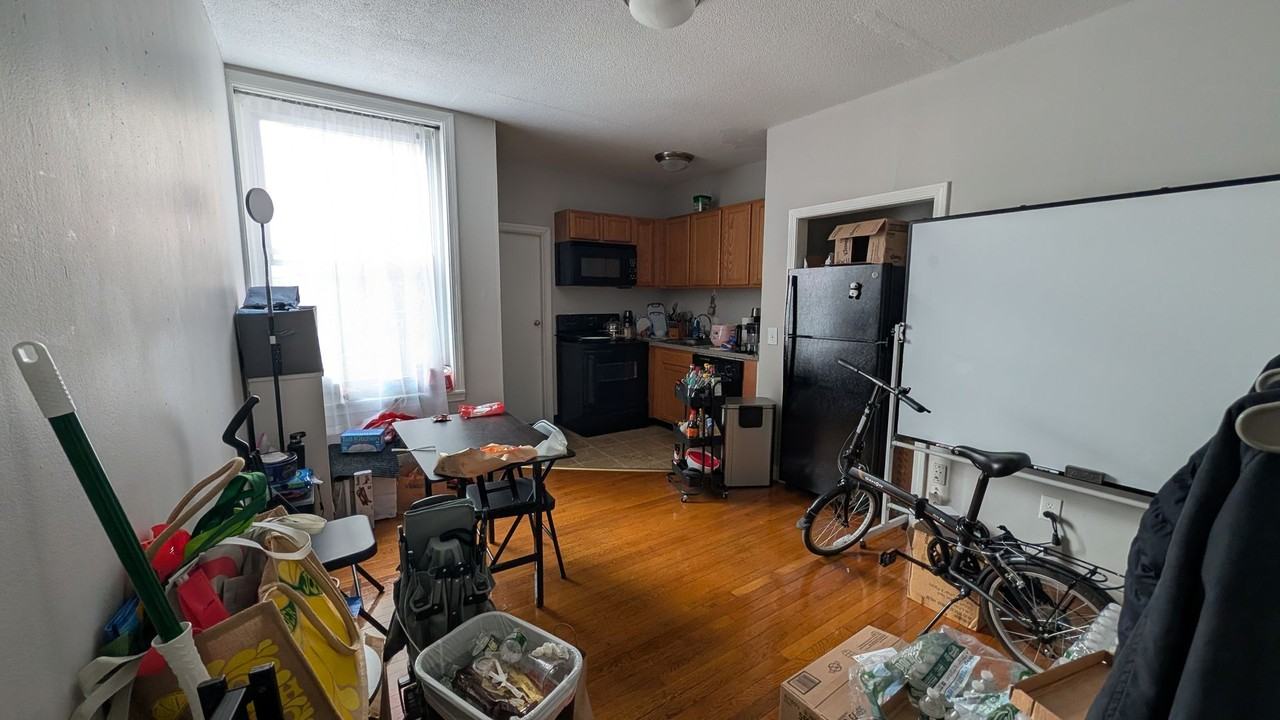 1363 Commonwealth Ave - Photo 3 of 12